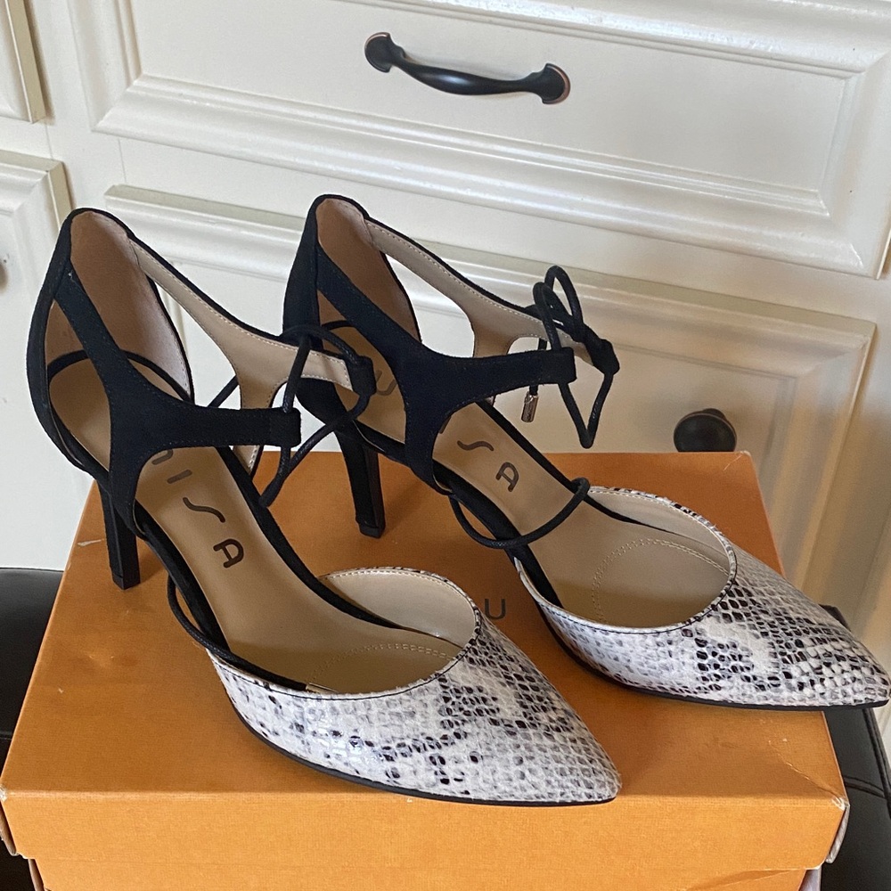 Unisa Black and White Snakeskin Heels